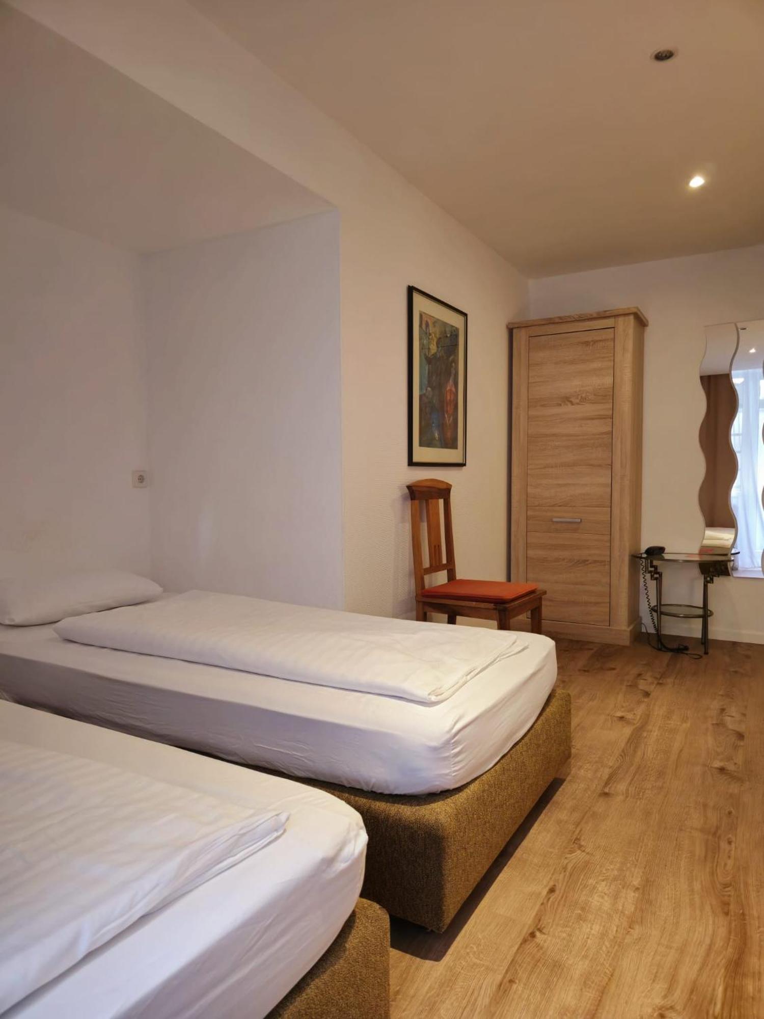 דיסלדורף Hotel Stern מראה חיצוני תמונה